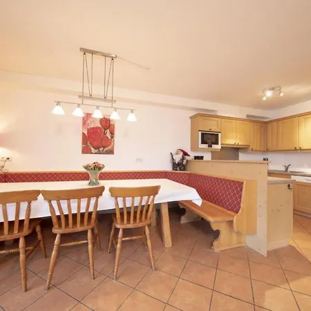 Residenz Sonnenfeld 4 Holiday home Neukirchen am Grossvenediger